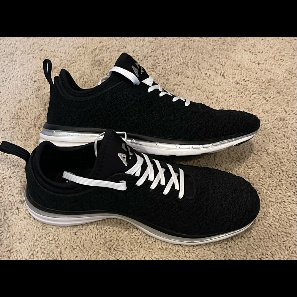 APL TechLoom Phantom, Black/White, Women 9, sells Brand New $185